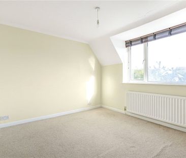 Good size three bedroom semi detached house with garden and drivewa... - Photo 6