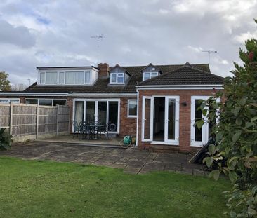 3 bedroom semi-detached house to rent - Photo 4