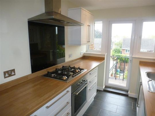 4 bedroom semi-detached house to rent - Photo 1