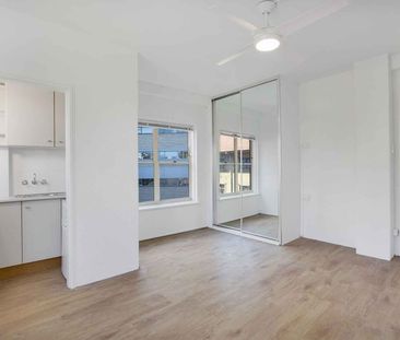 Perfectly Positioned Studio Apartment with Leafy Outlook - Photo 1
