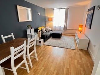 1 Bed Flat, Queen Street, EC4R - Photo 3