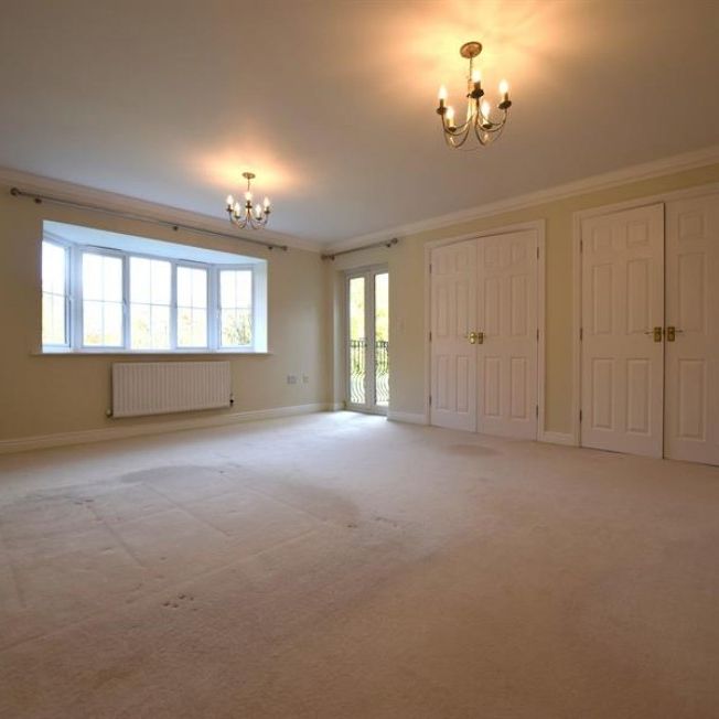 5 Bedroom Detached To Let - Photo 1