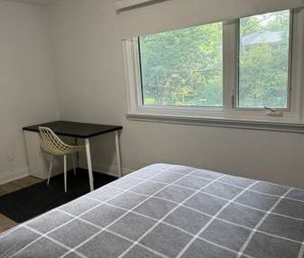 Rooms for rent - 5 Min drive to UTM- Students Only- 9 months - Photo 4