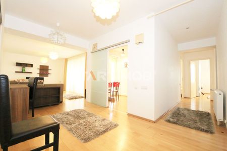 Apartament mobilat trei camere Europe Residence - Fotografie 2