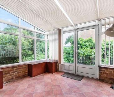 Camilla Close, Sunbury On Thames, TW16 - Photo 5