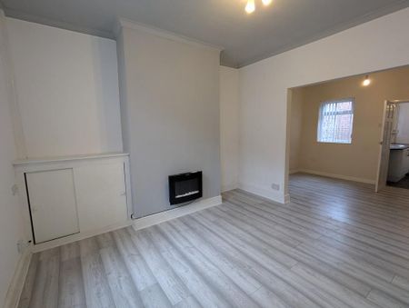 2 bedroom terraced house to rent - Photo 2