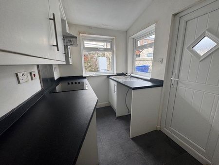 Emma Street - Photo 5