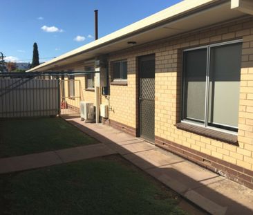 1/3 Moore Crescent, Campbelltown SA, Belconnen - Photo 3