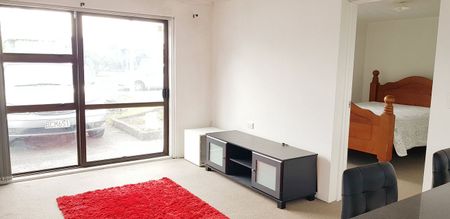 Neat & Tidy 1 Bedroom Unit - Photo 4