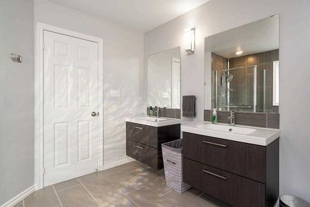 For Lease - 10 FORSYTH Crescent, Halton Hills, Ontario - Photo 2