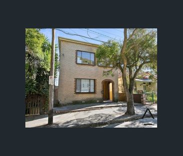 Spacious Renovated Studio, Centrally Located, Water and Electricity... - Photo 3