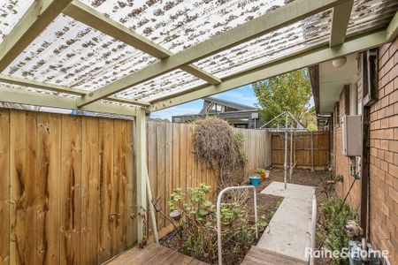 11/98 Railway Place, Williamstown, VIC 3016 - Photo 2