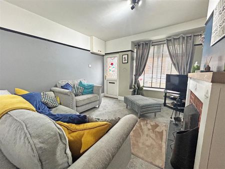 3 bedroom terraced house to rent - Photo 2