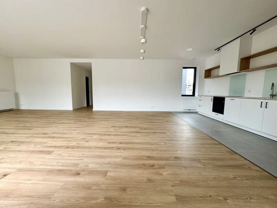 Appartement te huur - Photo 1