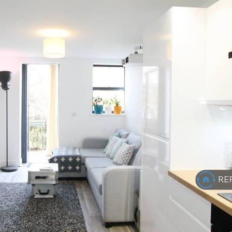1 bedroom flat to rent - Photo 1