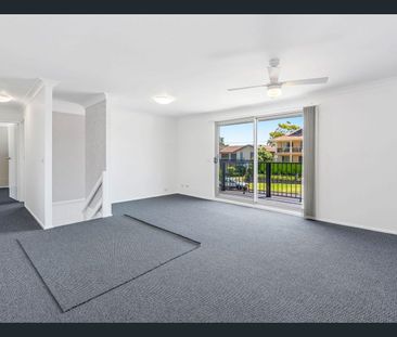 Comfortable Beachside Living in Forresters Beach - Photo 1