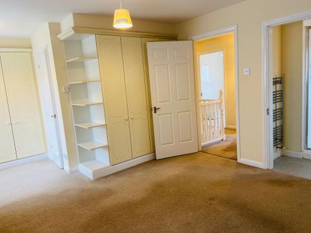 4 bedroom detached house to rent - Photo 4