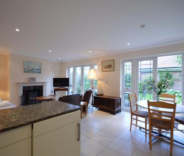 4 bedroom semi-detached house to rent - Photo 1