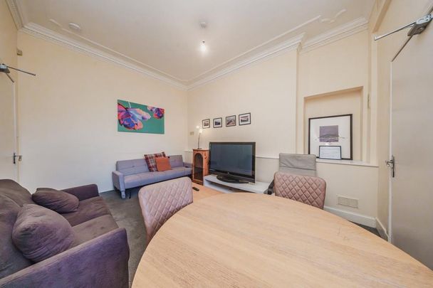 4 bedroom house to rent - Photo 1