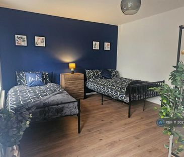 4 bedroom terraced house to rent - Photo 5