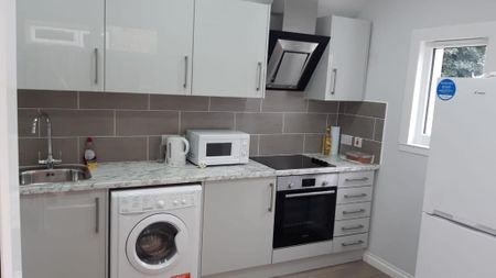 Room in a Shared House, St. Loy's Road, N17 - Photo 2