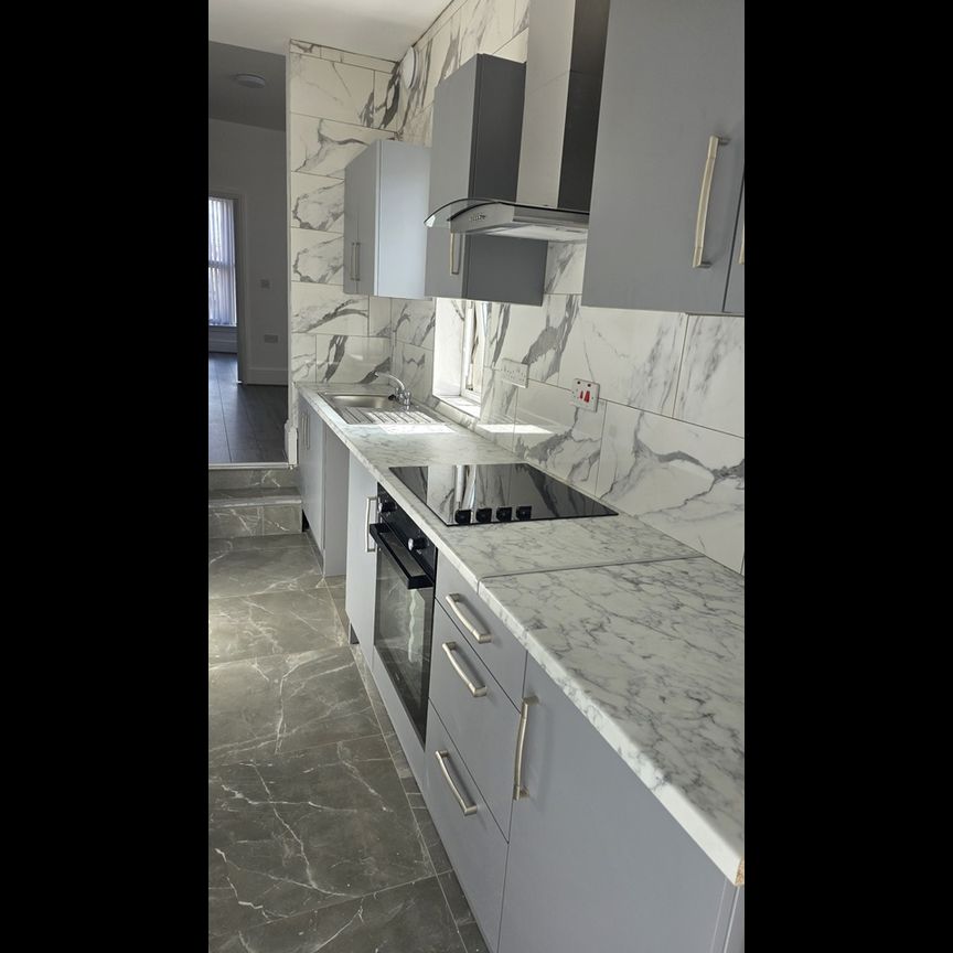 2 Bed Flat, Boldmere Road, B73 - Photo 1
