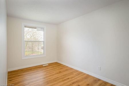 For Lease - 55 Crehan Crescent, Stratford, Ontario - Photo 5