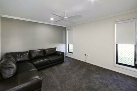 A FAMILY HOME YOU'LL LOVE - Photo 2