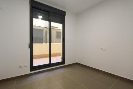 Nearly New 3-Bedroom Flat with Garage and Lift Just 5 Minutes from the Beach – Moncofa - Photo 4