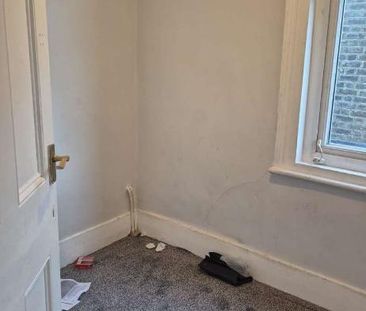 Katherine Road, E7 - Photo 6