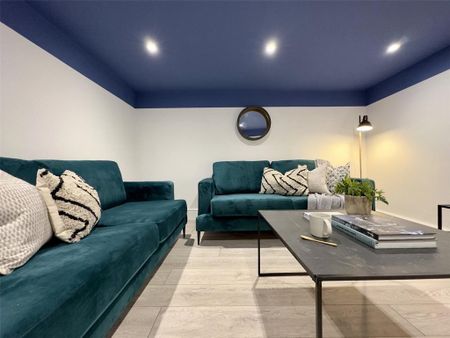1 bedroom in a house share to rent - Photo 2