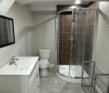 For Lease - 6 Hollingsworth Circle Unit# Lower, Brampton, Ontario - Photo 3