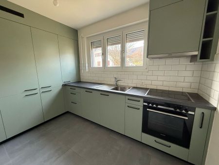 Bévilard, beautiful renovated 4.5 room apartment on the ground floor with private garden - Photo 3