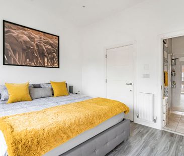 3 Bed Terraced House, South End, CR0 - Photo 3