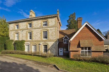 An outstanding country house in the village of Chawton - Photo 5