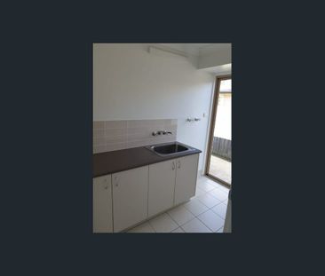 Beautiful Family Home In Central Suburb - Photo 6