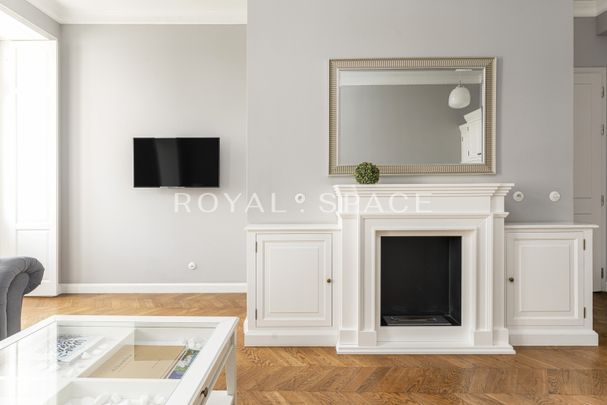 Hoża 50 Luksusowy apartament w kamienicy z garażem - Фото 1