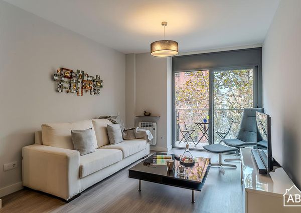 Modern 2-Bedroom Apartment in Poblenou with Balcony