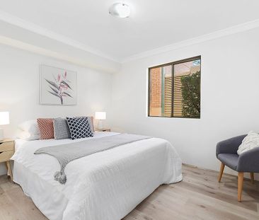 Ground floor unit with bright Eastern aspect - Photo 3