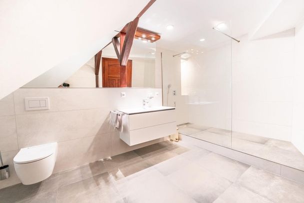 Repräsentative Dachgeschoss Büroeinheit in historischer Villa im Westviertel - Foto 1