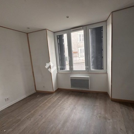 Appartement à louer, 2 pièces - Massiac 15500 - Photo 2