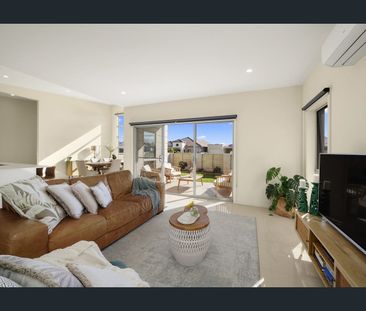 Easy Single-Level Living Close to Everything - Photo 1