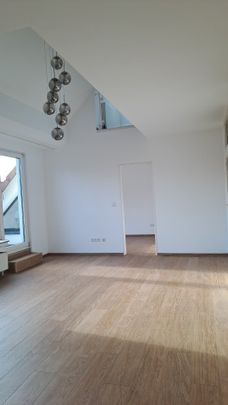 Stilvolle Galeriewohnung mit EBK im Hildener Norden - Photo 1