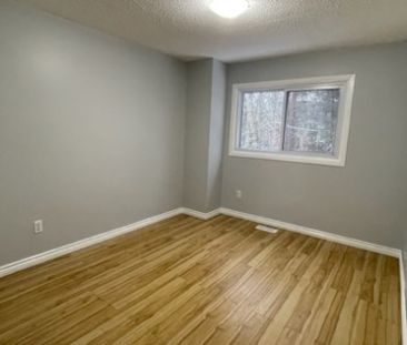 63 Burns Circle Barrie | $2100 per month | Plus Heat | Plus Water |... - Photo 6