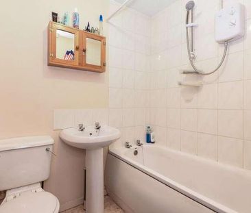 Woking, Surrey, GU22 - Photo 5