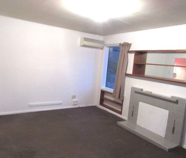 5 Bedrooms, 1 Bathroom – student property Upper Riccarton - Photo 1