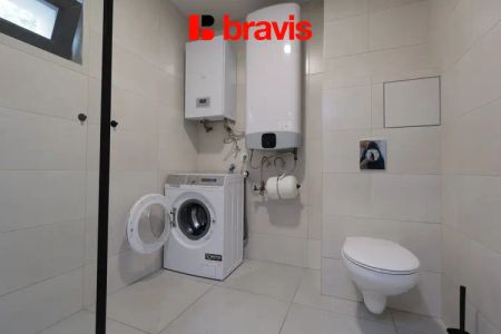 Pronájem útulného bytu 1+kk s lodžií – 42,8 m - Photo 5
