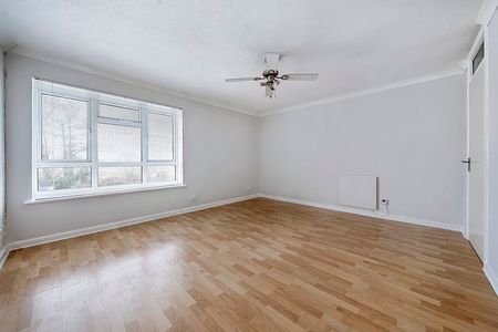 Little Thatch, Godalming, Surrey, GU7 - Photo 5