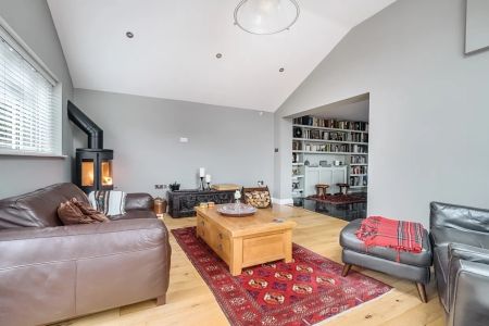 3 bedroom end of terrace house to rent - Photo 5