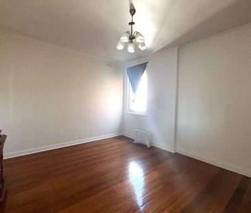 1BR plus Study Apartment In The Heart Of Oakleigh! - Photo 6